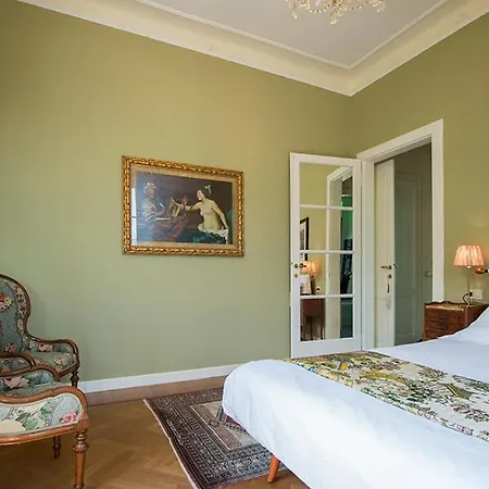 Sleeps 9 With Pool And Air Con ラーリオ