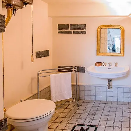Sleeps 9 With Pool And Air Con ヴィラ ラーリオ