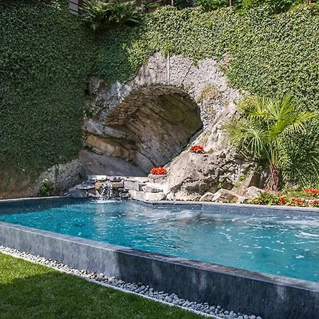 ヴィラ Sleeps 9 With Pool And Air Con